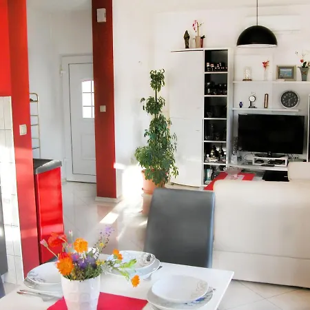 Private House Nena Holiday home Vinisce