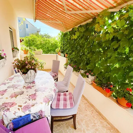 Private House Nena